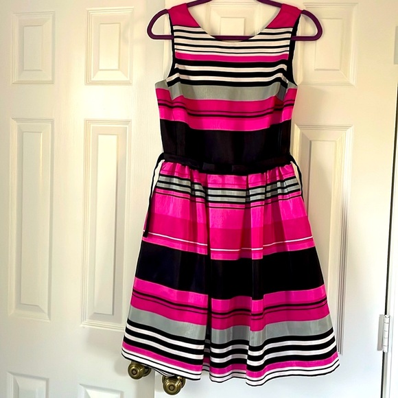 Dresses & Skirts - Establish 1962 Size 6 Pink & Black Dress